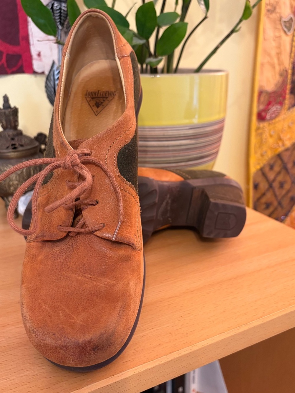John Fluevog Hopefuls Ease 9 Camel Green Oxford Preppy Gibson Block Heel 90s EUC